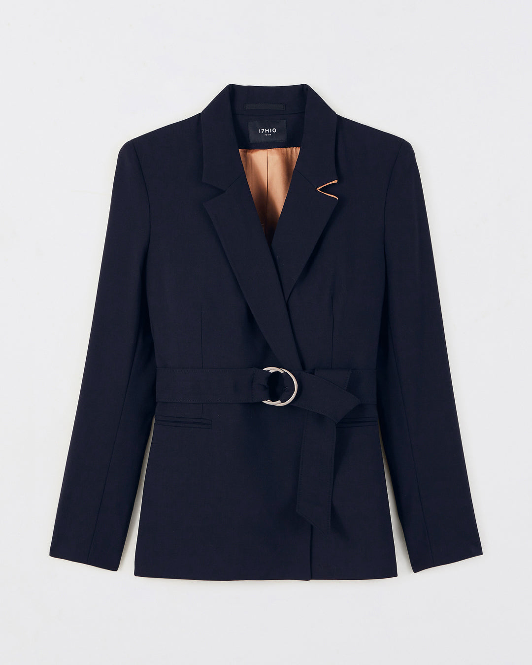 Veste-de-tailleur-longue-bleue-nuit-coupe-croisée-et-cintrée-col-tailleur-ceinture-amovible-ton-sur-ton-deux-fentes-courtes-sur-le-dos-pour-un-joli-tombé-pince-poitrine-creusée-deux-boutons-camel-17H10-tailleurs-pour-femme-paris-