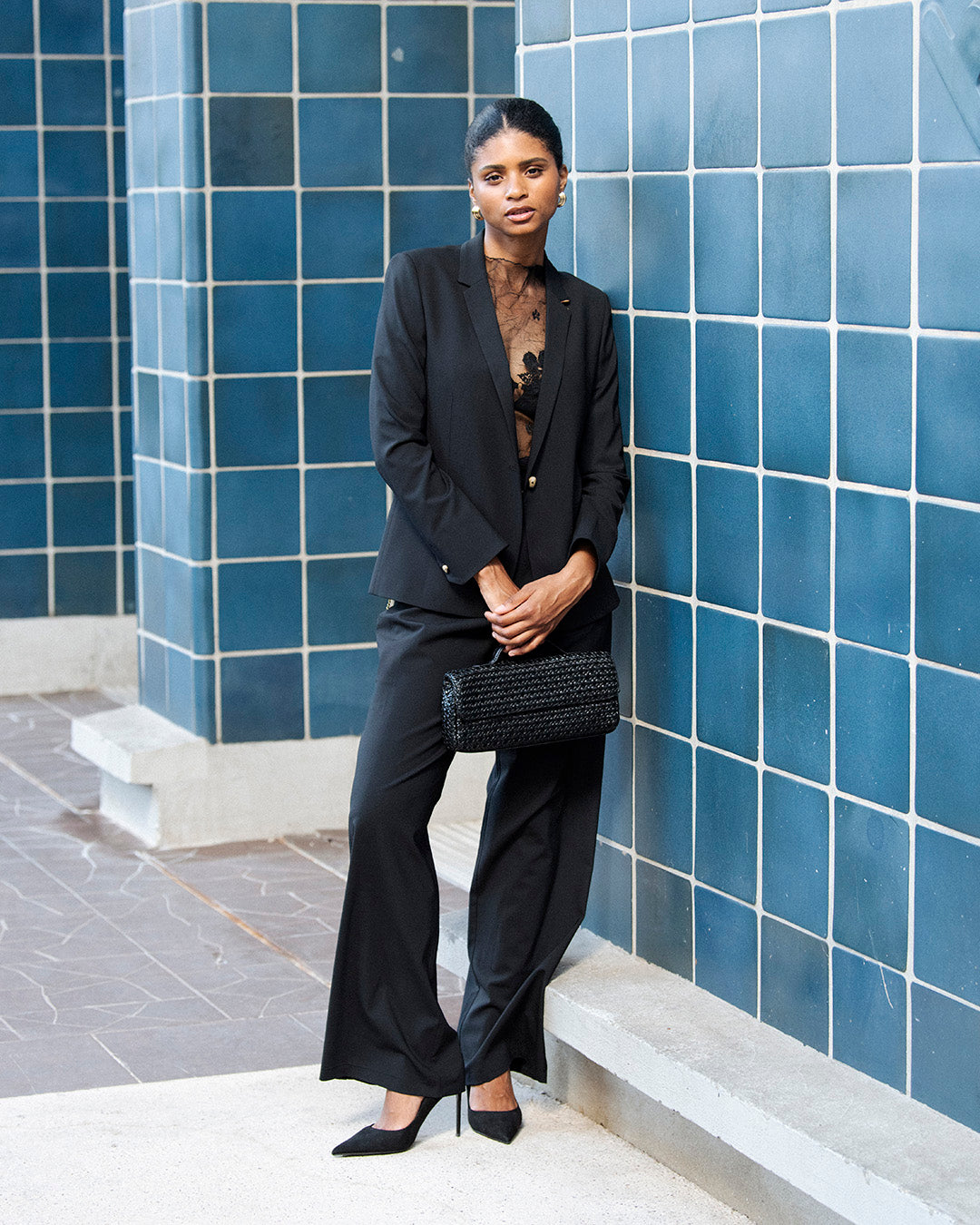 ensemble-tailleur-femme-noir-chic-pantalon-large-veste-blazer-travail