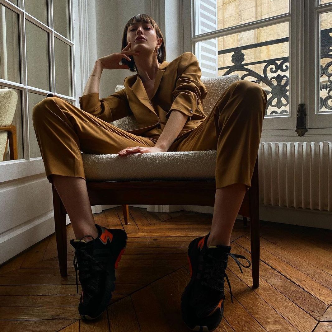 marie gilliot tenue parisienne chic tailleur 