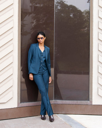 ensemble-tailleur-bleu-canard-femme-chic-veste-blazer-cintree-pantalon-droit