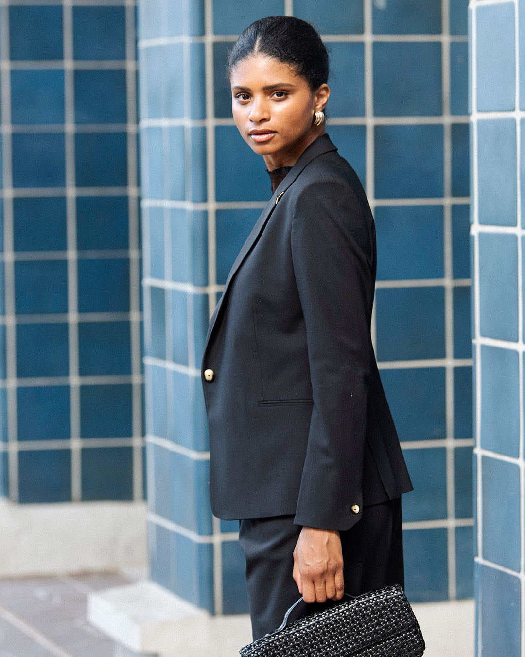 ensemble-tailleur-femme-noir-chic-pantalon-large-veste-blazer-travail